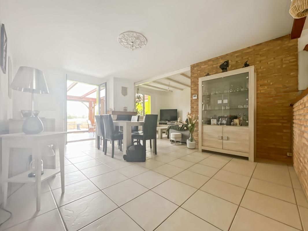 BAILLEUL MAISON DE PLAIN-PIED 123 m². Lumineuse, moderne avec cachet Cadre privilégié 2