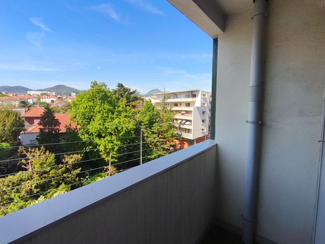 CLERMONT-FERRAND COUP DE COEUR - Appartement T3 lumineux avec balcon vue Puy de Dôme + garage - Secteur Lafayette 4