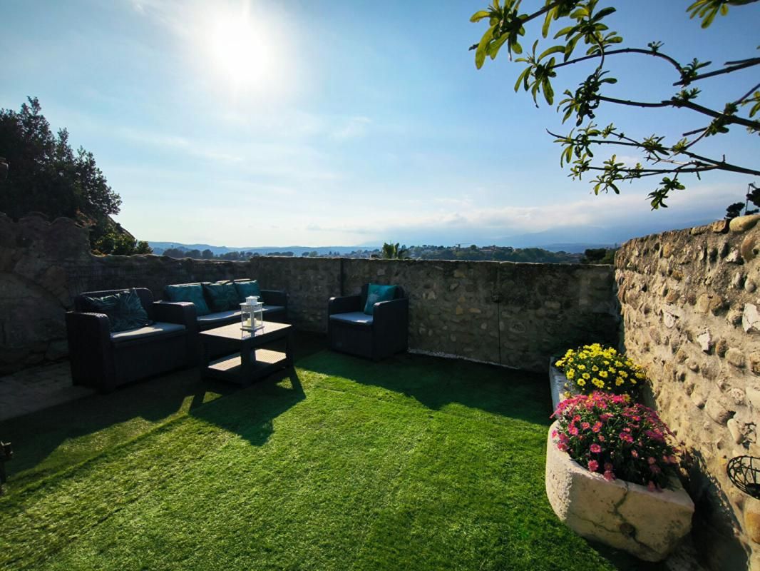 CAGNES-SUR-MER Maison Cagnes Sur Mer 3 pièce(s) 115 m2 2