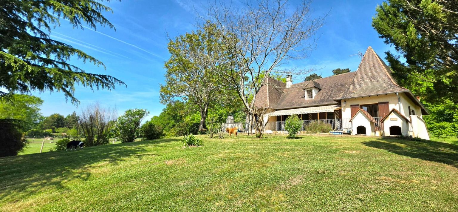 SAINT-LAURENT-DES-HOMMES Maison  avec sous sol et parc 1