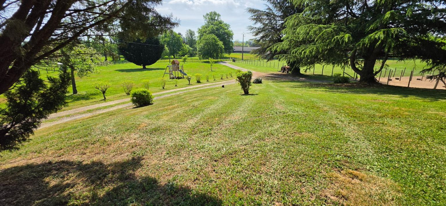 SAINT-LAURENT-DES-HOMMES Maison  avec sous sol et parc 3