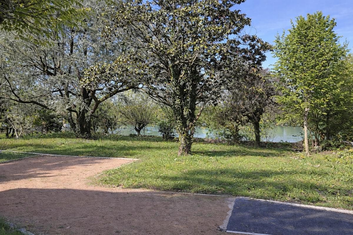 BEAUREGARD . Duplex 4 pièces 109m2 habitables + terrasse, cave et 2 places de stationnement