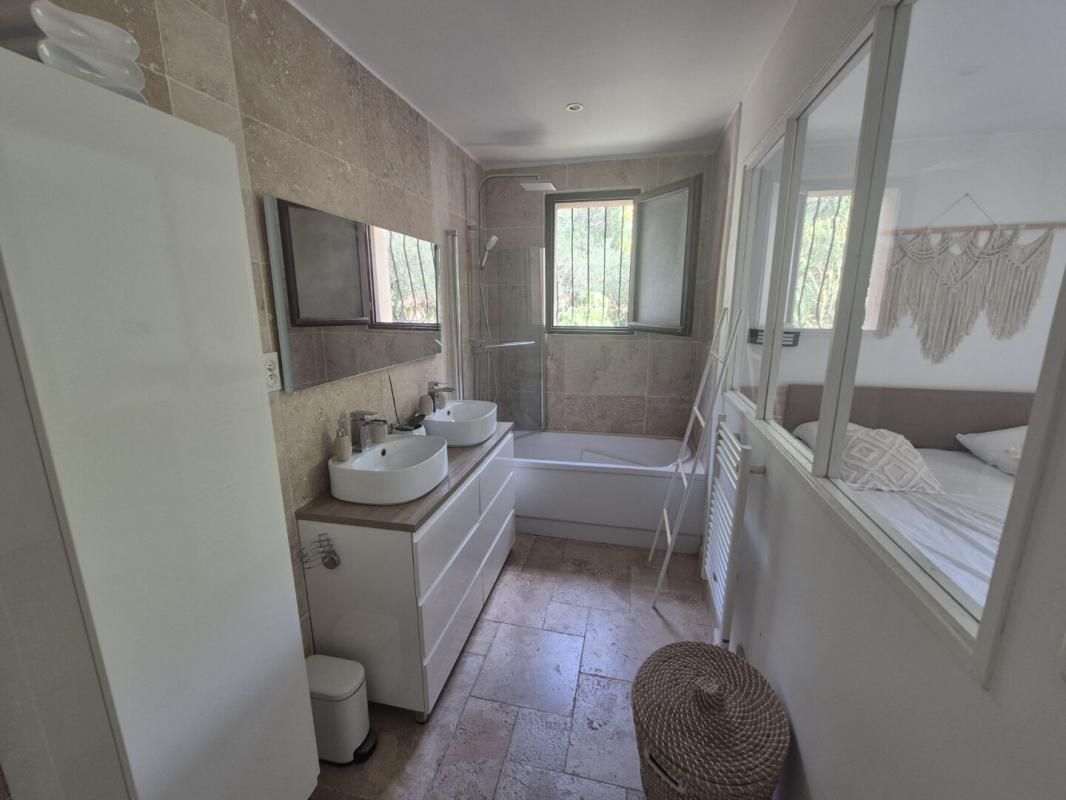 PLAN-DE-CUQUES Maison  6 pièce(s) 133.69 m2 à Plan-de-Cuques 3