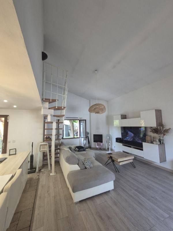 PLAN-DE-CUQUES Maison  6 pièce(s) 133.69 m2 à Plan-de-Cuques 4