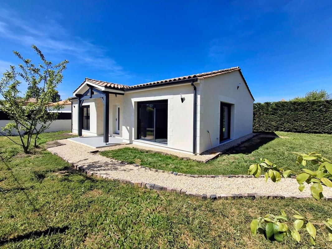 SAINT-CHRISTOLY-DE-BLAYE Maison de plain-pied neuve jamais habitée - 116 m²  - 3 chambres - grande pièce de vie 60 m² - terrain 615 m² 2