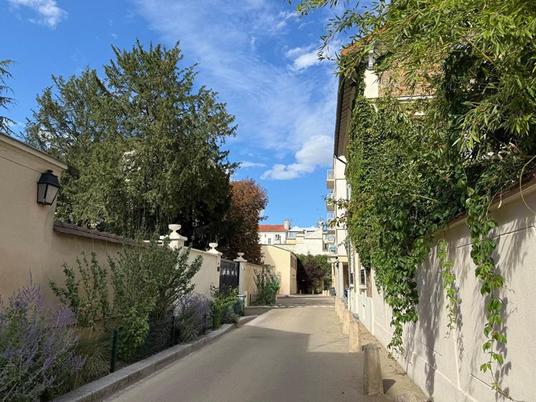 VERSAILLES Maison de ville, 6 pièces, hyper centre Notre-Dame, double box intégré 1