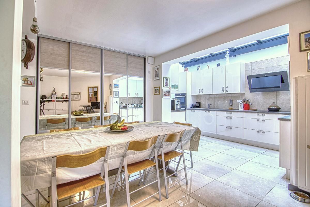 VERSAILLES Maison de ville, 6 pièces, hyper centre Notre-Dame, double box intégré 4