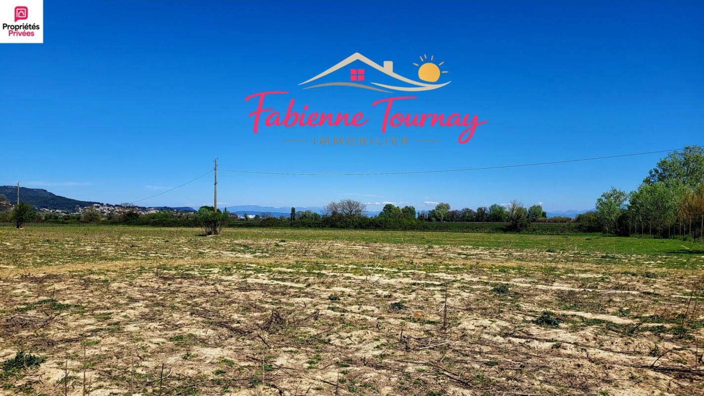SAINT-VICTOR-LA-COSTE Terrain bien plat, entièrement clôturé, avec vue sur le Ventoux et le Castellas 2