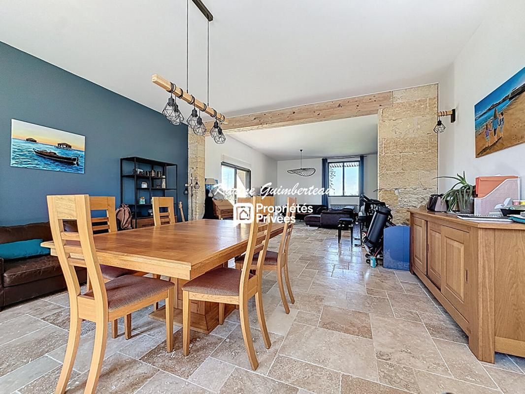 LALANDE-DE-POMEROL Maison familiale en pierre joliment rénovée avec piscine 3