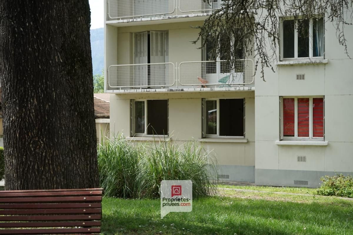 VILLARD-BONNOT Villard Bonnot ( 38190) - Appartement T4 -Jardin- places parking- Possibilité garage66 m2 3