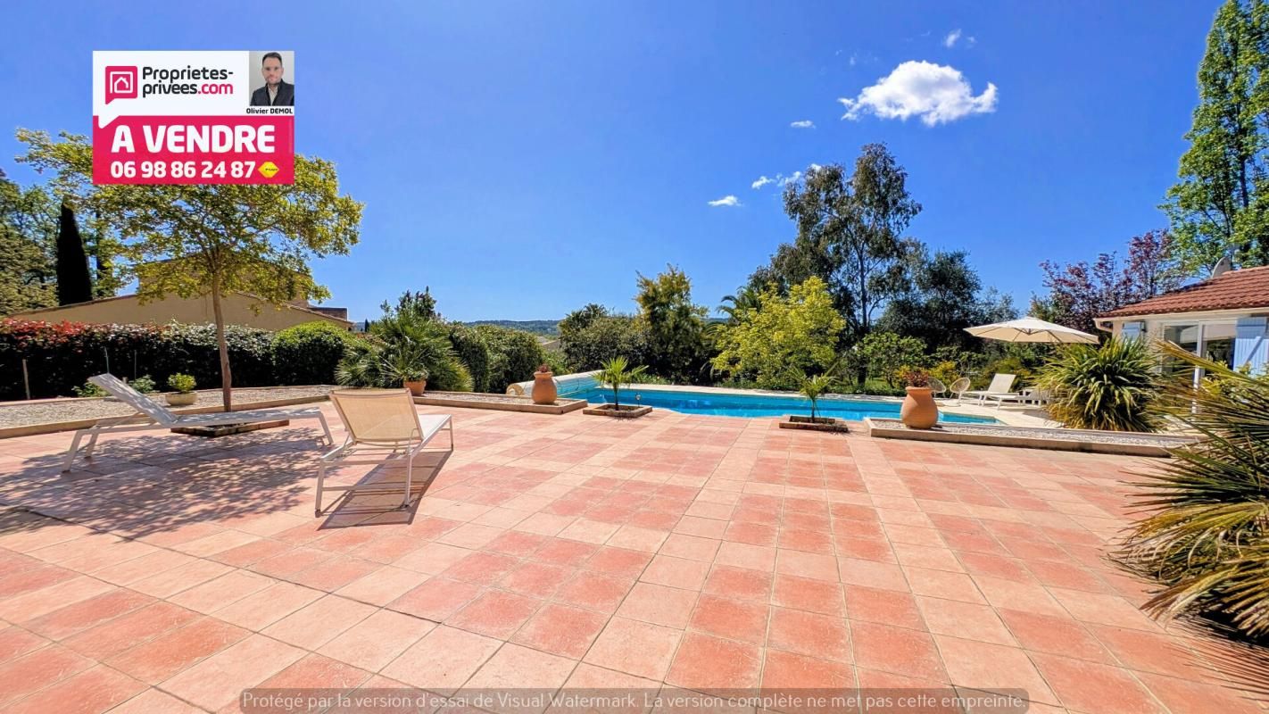 TOURRETTES ELEGANTE VILLA DE PLAIN-PIED ET DE 4 CHAMBRES. 150 m² .Calme et résidentiel ! 4