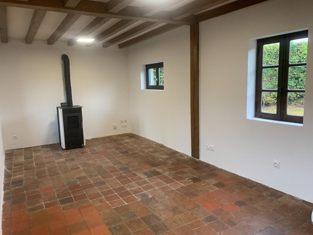 FONTAINE-LA-LOUVET ENSEMBLE DE 2 MAISONS SUR 800 M2 DE TERRAIN 4