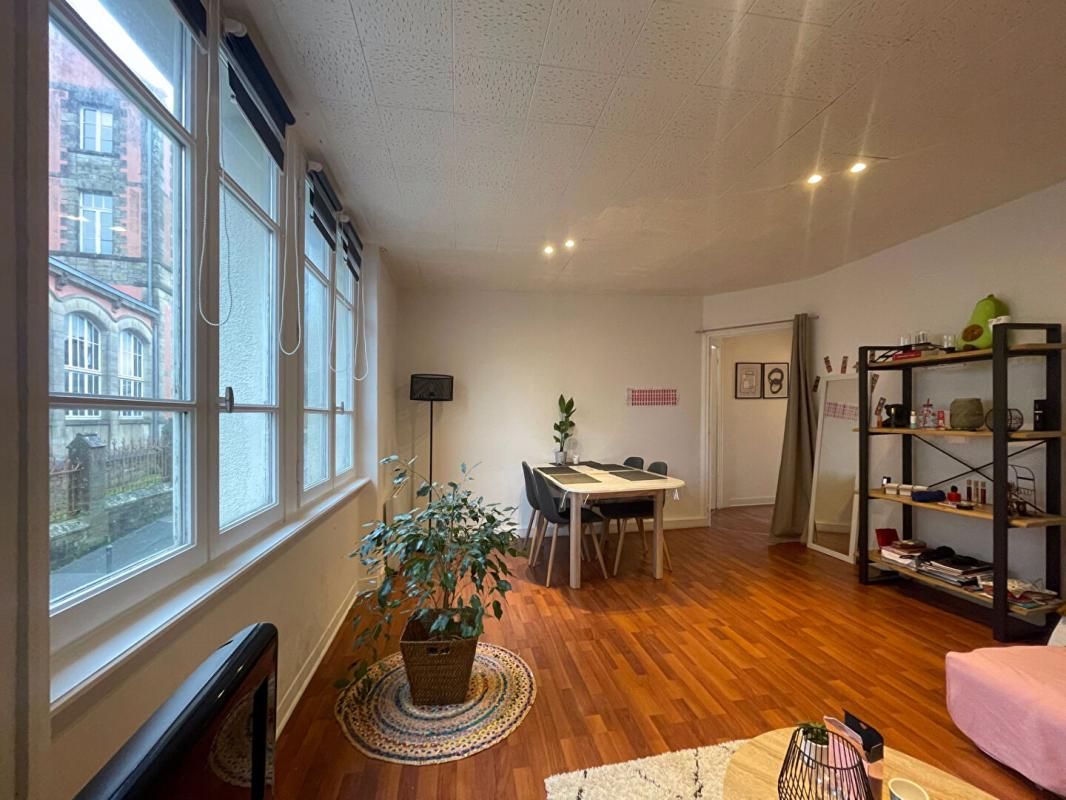QUIMPER LOCAL + APPARTEMENT T2- Hypercentre Quimper 2