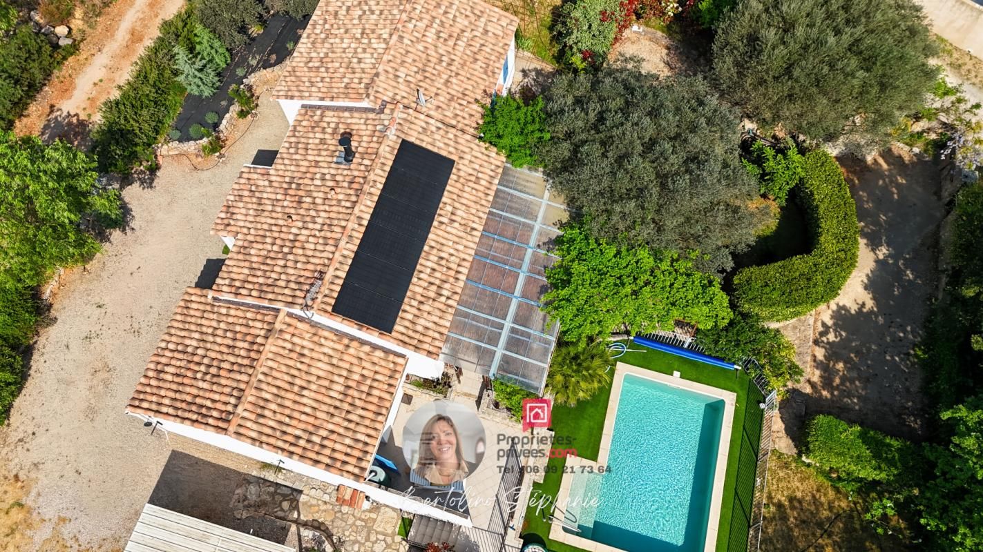 TRANS-EN-PROVENCE Maison plain-pied rénovée avec piscine 1