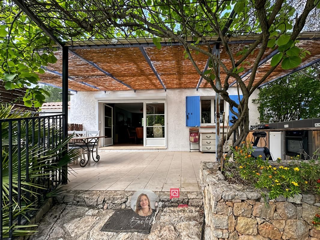 TRANS-EN-PROVENCE Maison plain-pied rénovée avec piscine 4