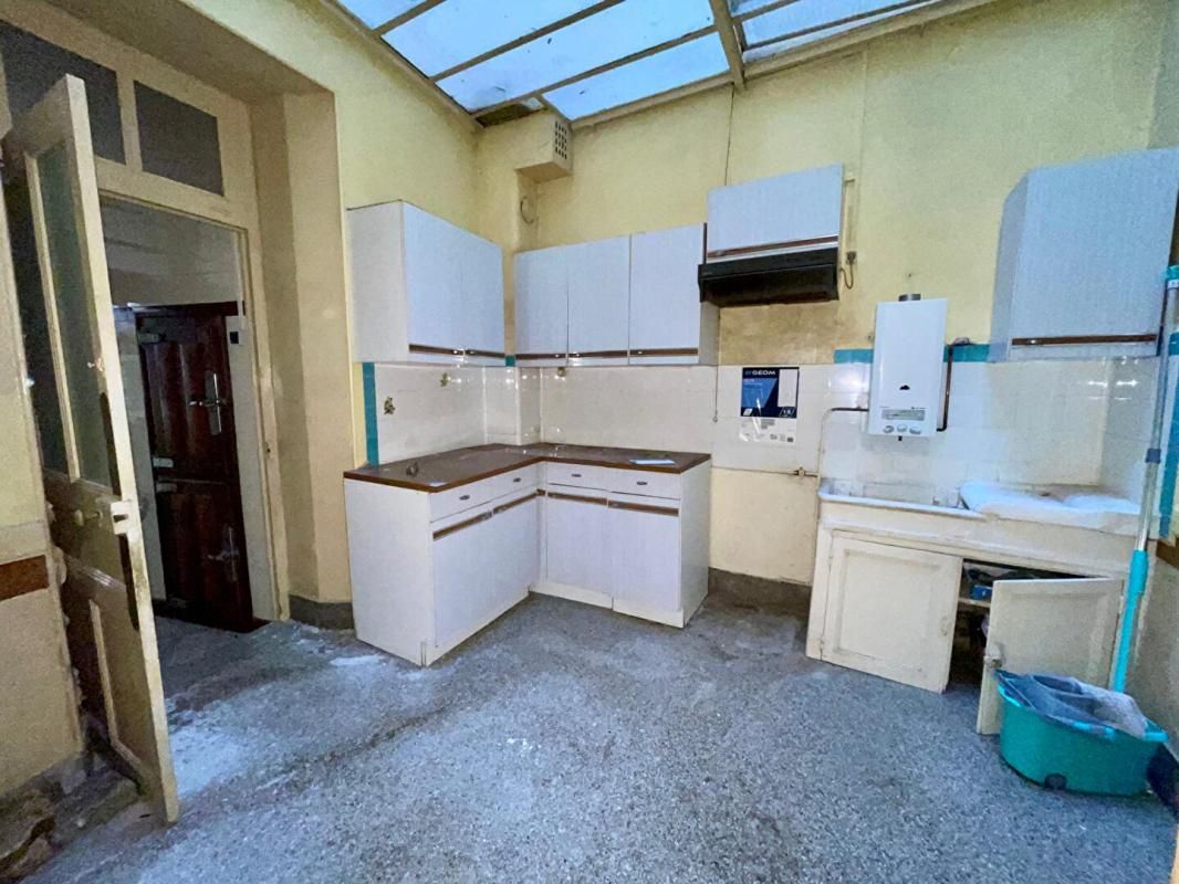 NEVERS LOCAL ANCIENNE BOUCHERIE À FORT POTENTIEL -  NEVERS 2