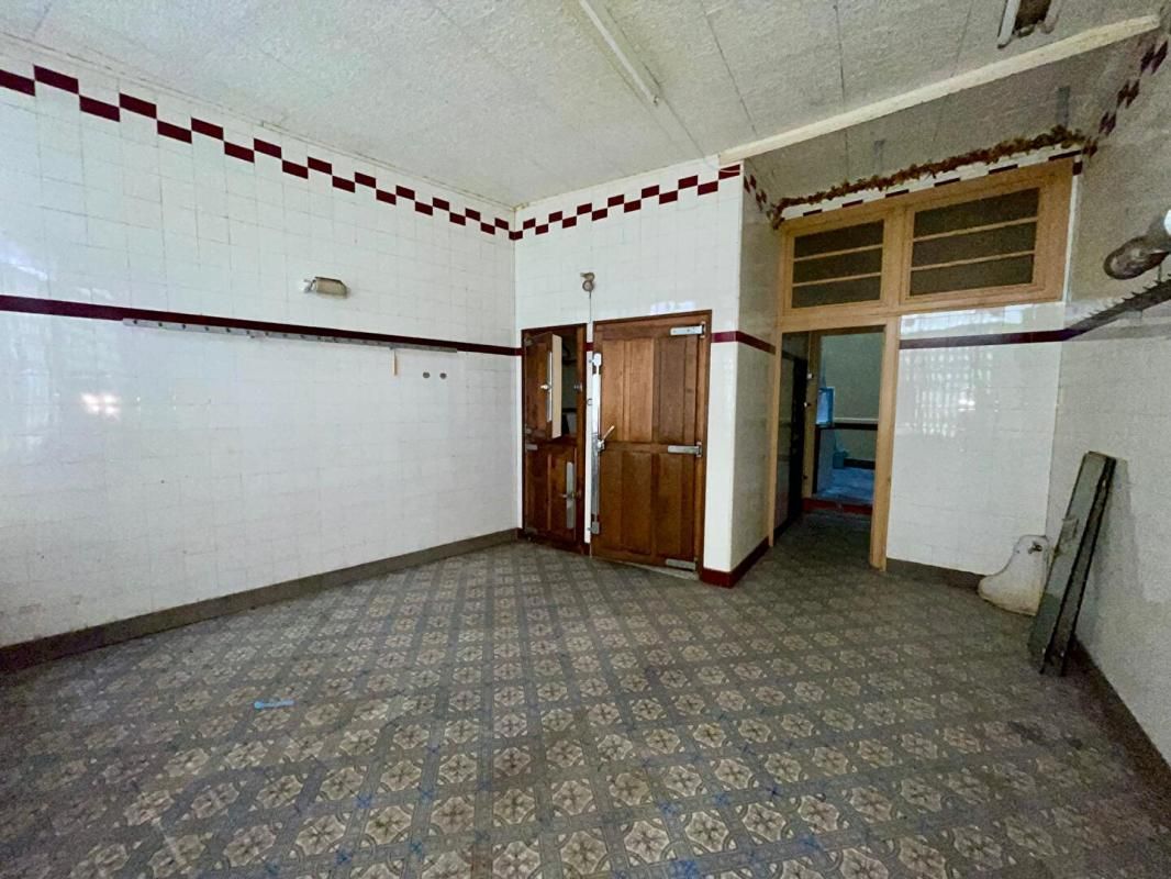 NEVERS LOCAL ANCIENNE BOUCHERIE À FORT POTENTIEL -  NEVERS 3