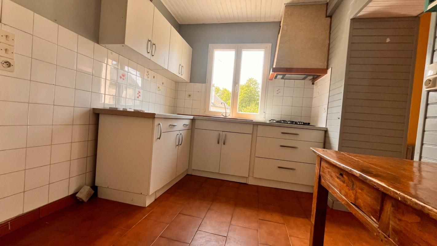 CHATEAU-DU-LOIR Maison Montval Sur Loir 5 pièce(s) 121 m2  - 3 chambres 2