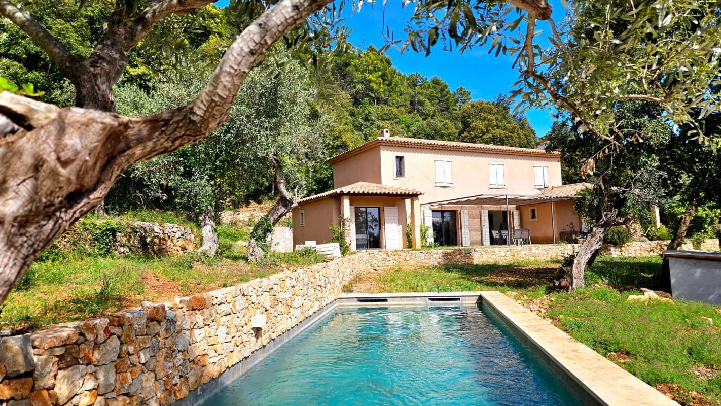 CLAVIERS Claviers , Var . Villa contemporaine avec vue dégagée, piscine et terrain de 5800 m² 1