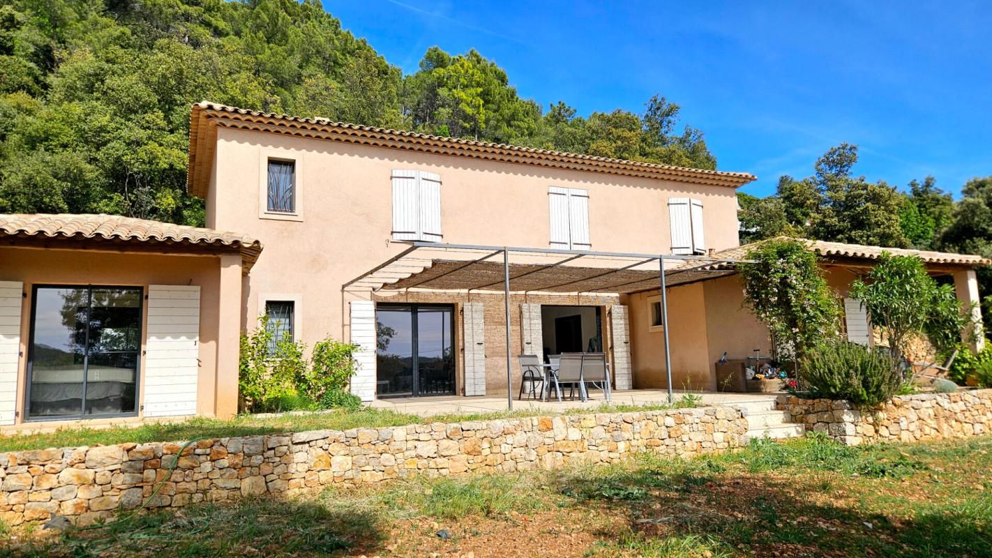 CLAVIERS Claviers , Var . Villa contemporaine avec vue dégagée, piscine et terrain de 5800 m² 2