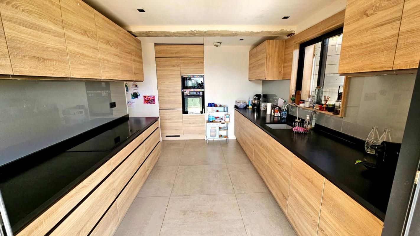 CLAVIERS Claviers , Var . Villa contemporaine avec vue dégagée, piscine et terrain de 5800 m² 4