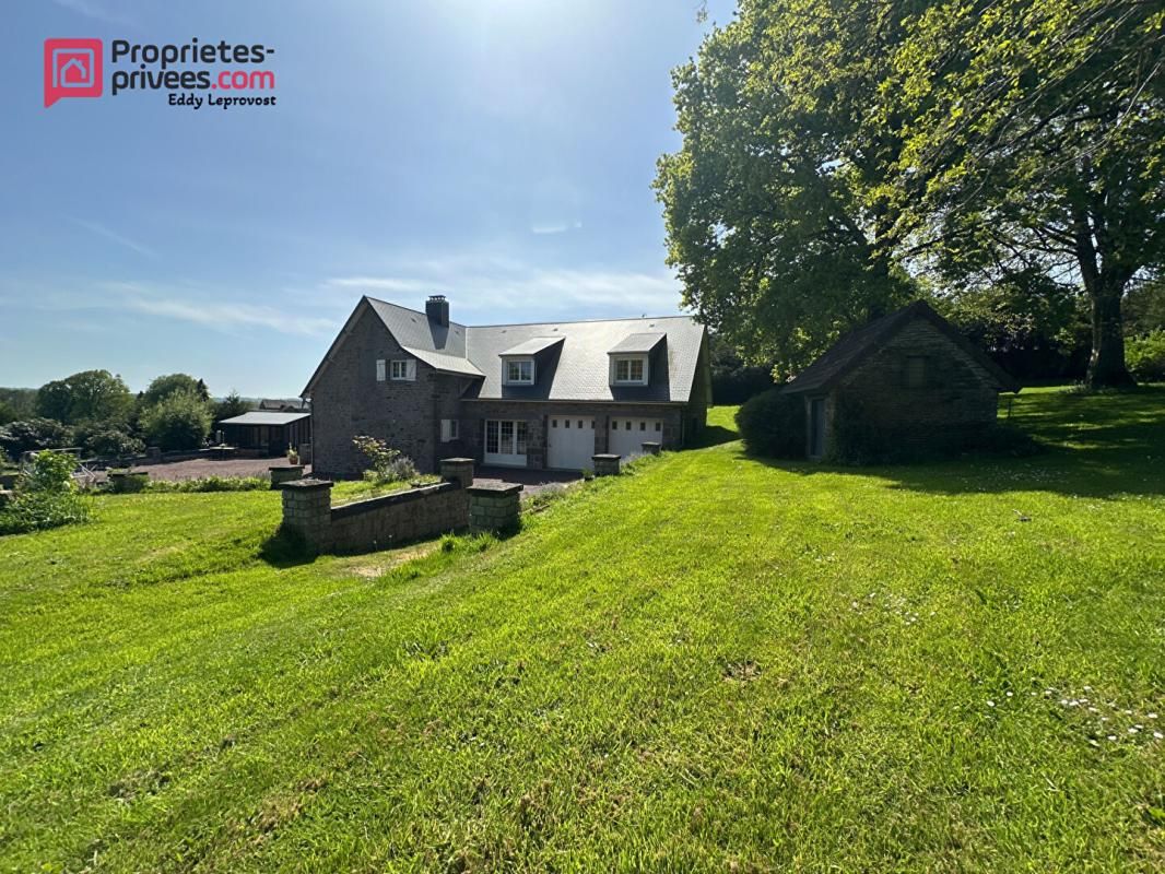 PERRIERS-EN-BEAUFICEL Splendide propriété de 197m² 3