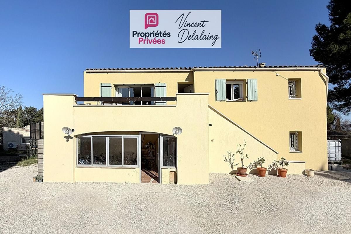 PERTUIS Maison familiale avec piscine, studio indépendant et vue Luberon 1