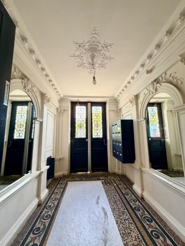 SAINT-DENIS Appartement Saint Denis 1 pièce(s) 25.73 m2 4