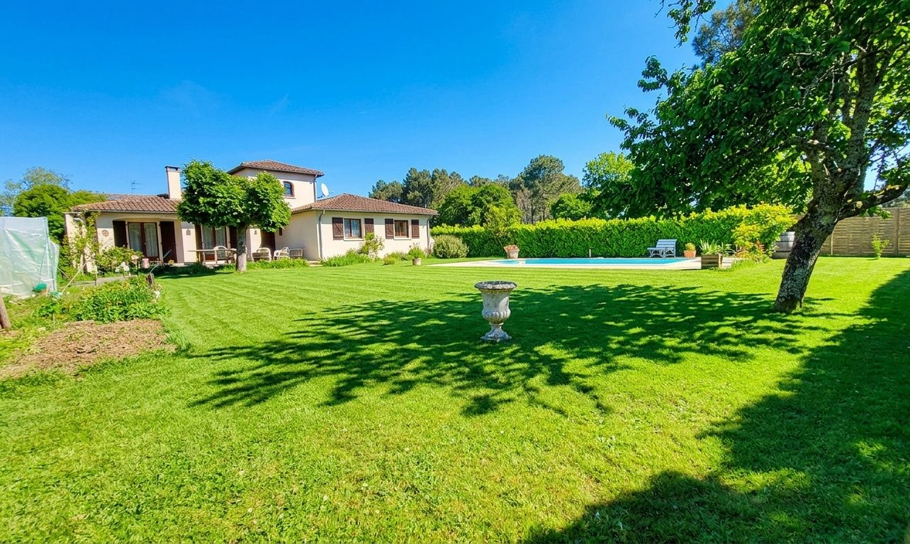 LE TAILLAN-MEDOC Maison Le Taillan Medoc 154 m2 sur 1000m² de jardin et piscine 2