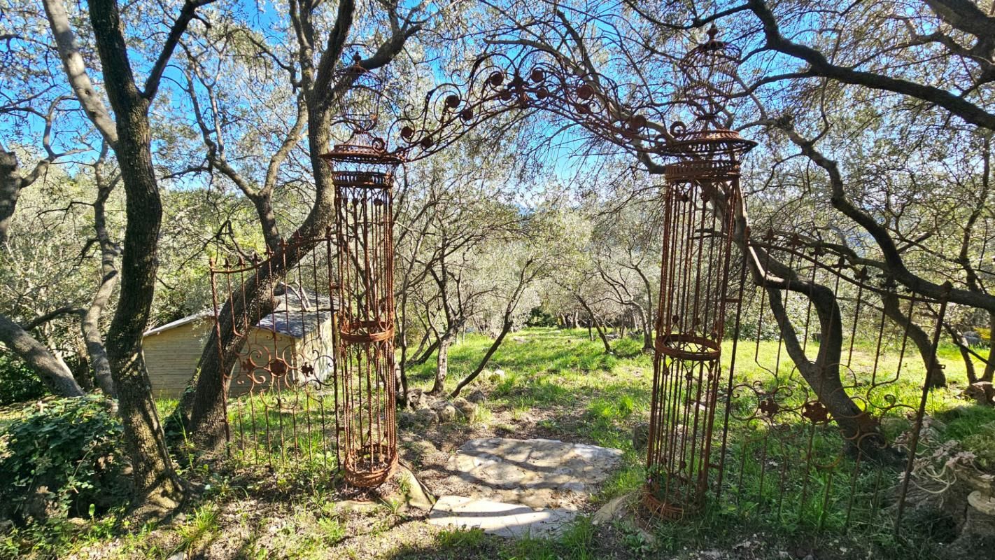 CLAVIERS Villa dans un cadre naturel avec vue dégagée 2