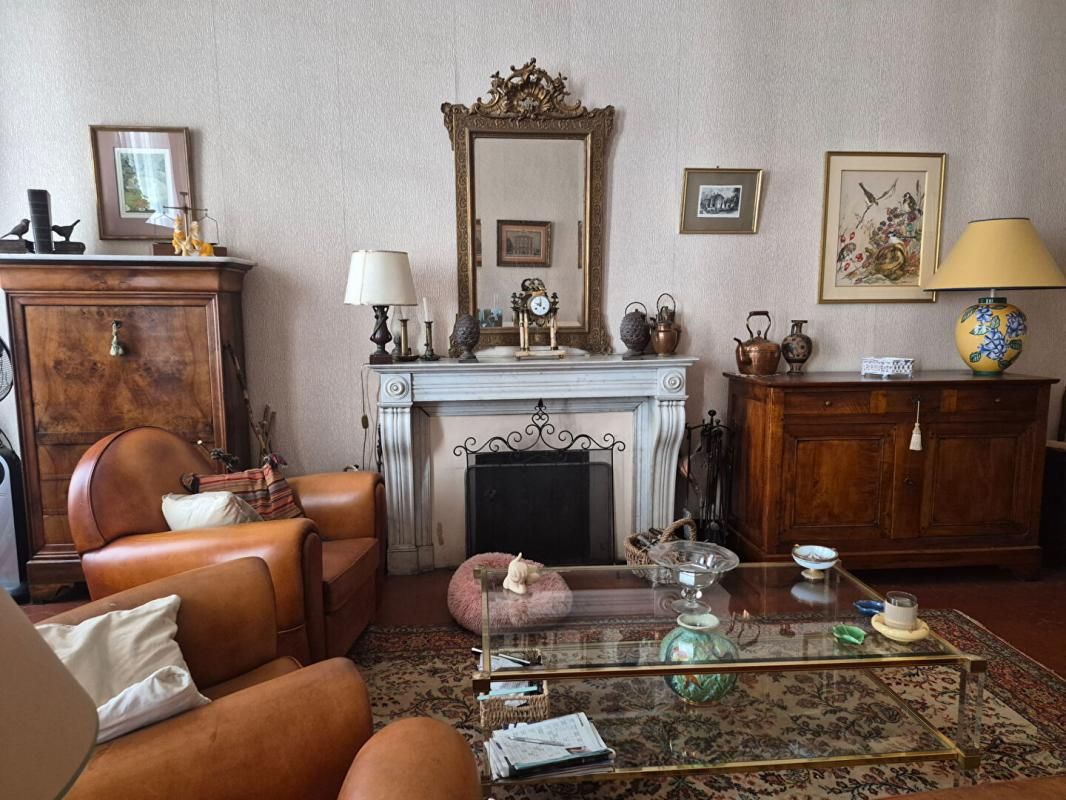 MARSEILLE-6E-ARRONDISSEMENT Appartement Marseille 13006  T6 161 m2 3