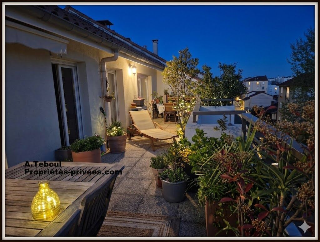 TOIT/TERRASSE SUR VILLEURBANNE/ GRATTE CIEL NORD :DERNIER ETAGE  DE 126M² AVEC TERRASSE DE 35M² CIEL OUVERT