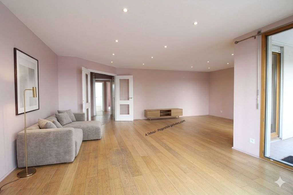 VILLEURBANNE GRATTE CIEL -  ELEGANT T4 DE 105M² - BALCON A VIVRE - RESIDENCE DE STANDING AVEC  GARAGE ET CAVE 3