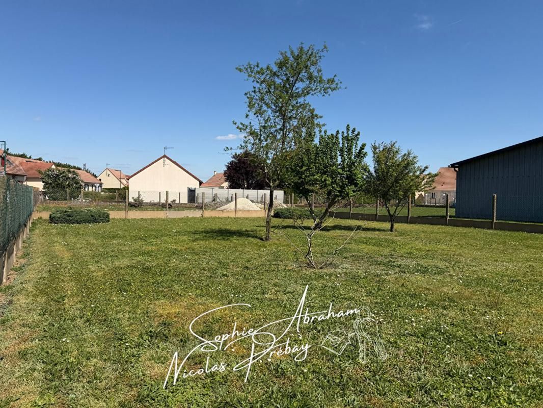 TOURY Maison individuelle avec sous-sol et jardin 2