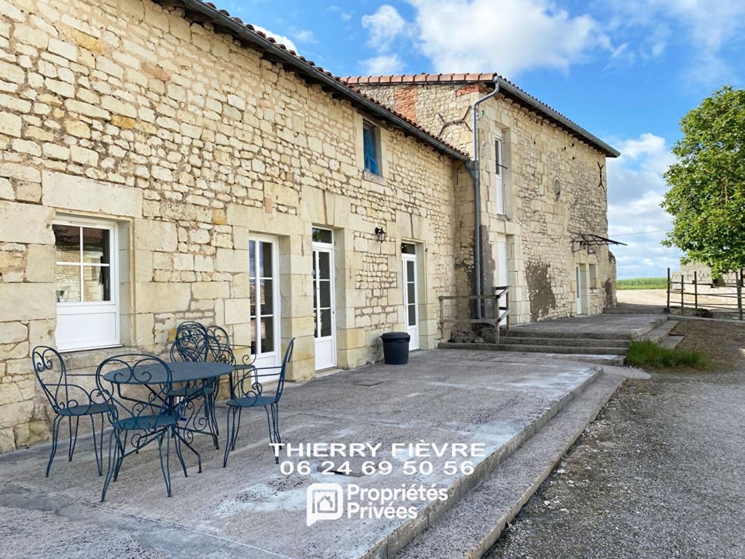GLENOUZE À vendre 86200 Glénouze Maison de 10 pièces 312 m2 avec gîte indépendant, dépendance, terrain, bois et caves 1