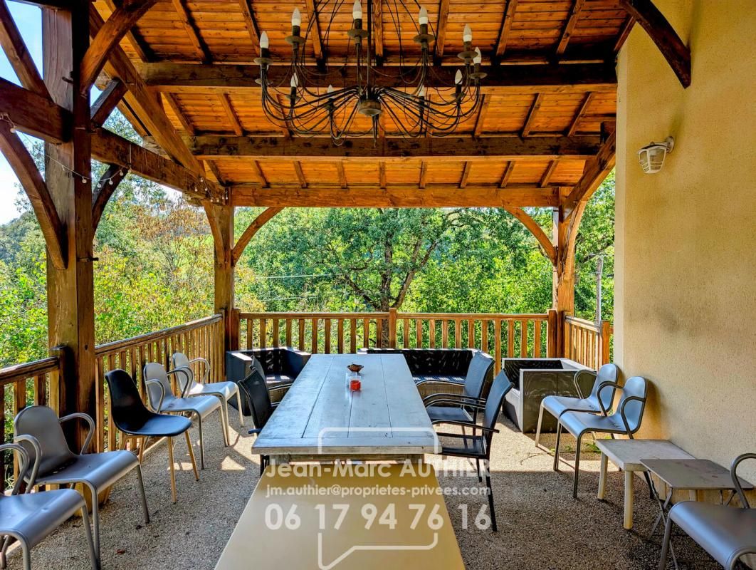 BELVES Propriété de charme, 212 m2, 6 chambres, piscine chauffée sur 6774 m2 2