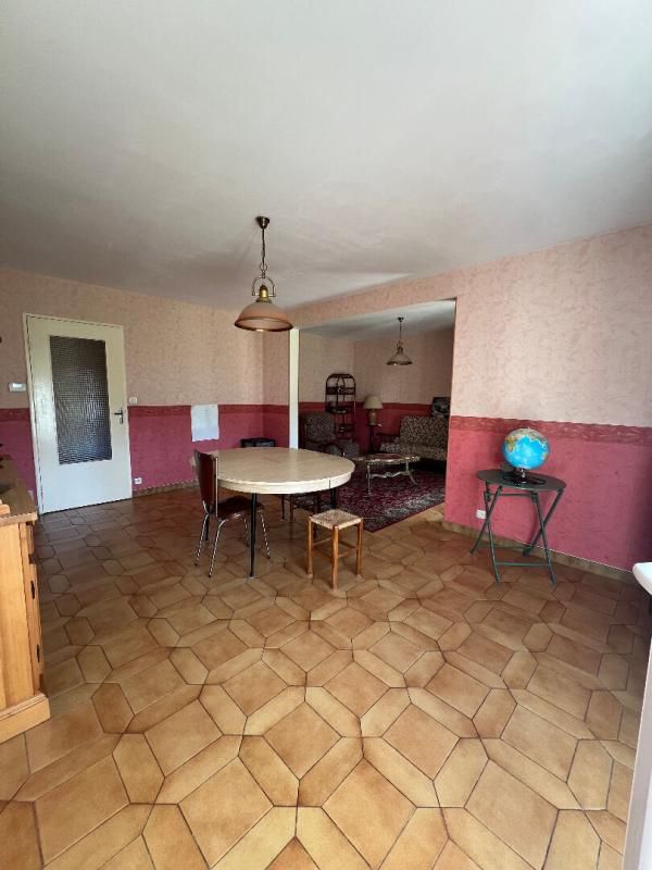 GUILHERAND-GRANGES Appartement Guilherand Granges 5 pièce(s) 93 m2, garage, cave 3