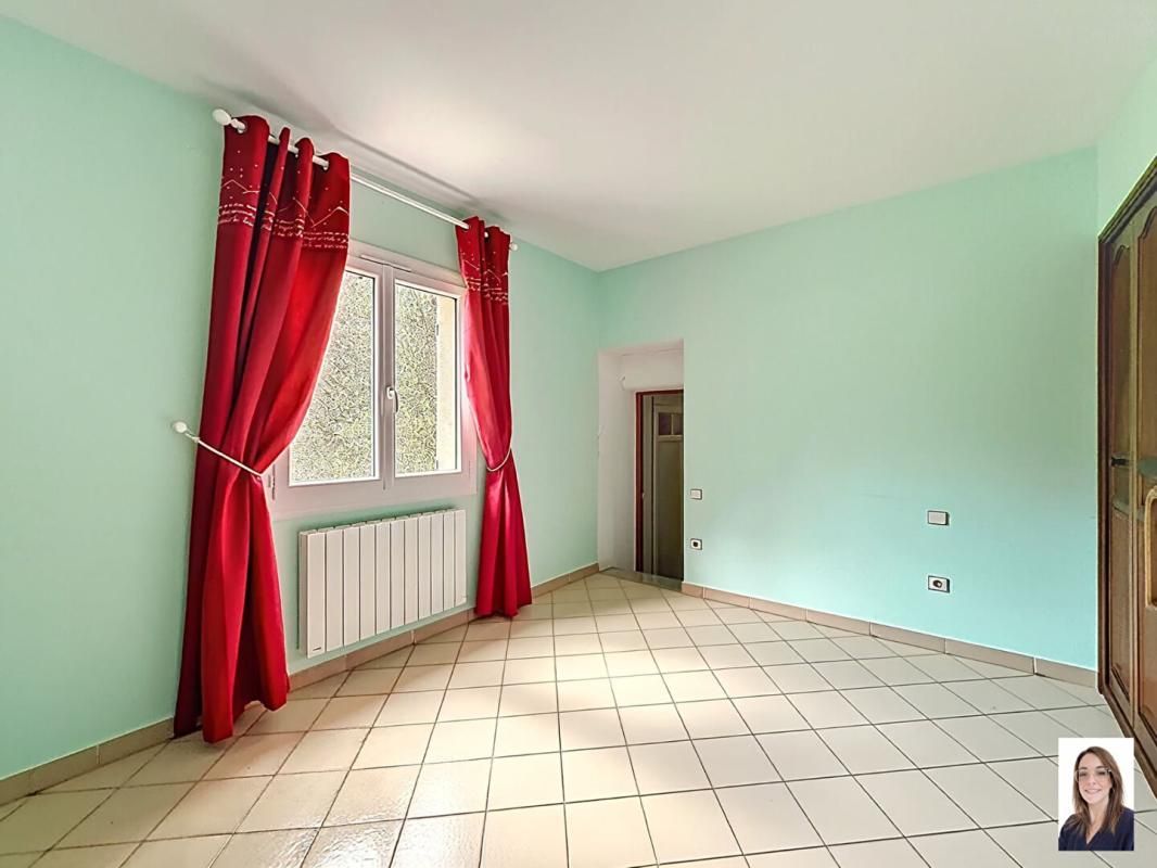 TOURVES Maison  5 pièce(s) 120 m2 4