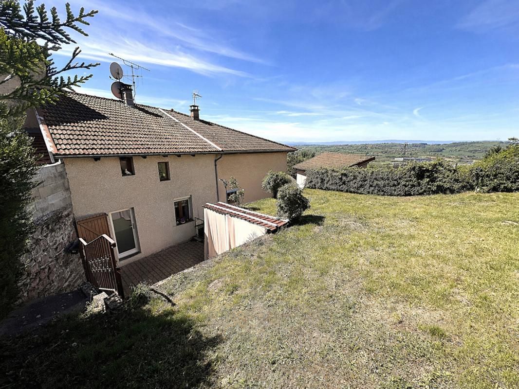 THIZY Maison Thizy Les Bourgs 4 pièces 77m2 ,caves et jardin de 150m2 1