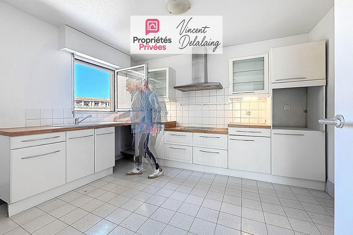 AIX-EN-PROVENCE Grand duplex au centre dans résidence de standing avec parking 4