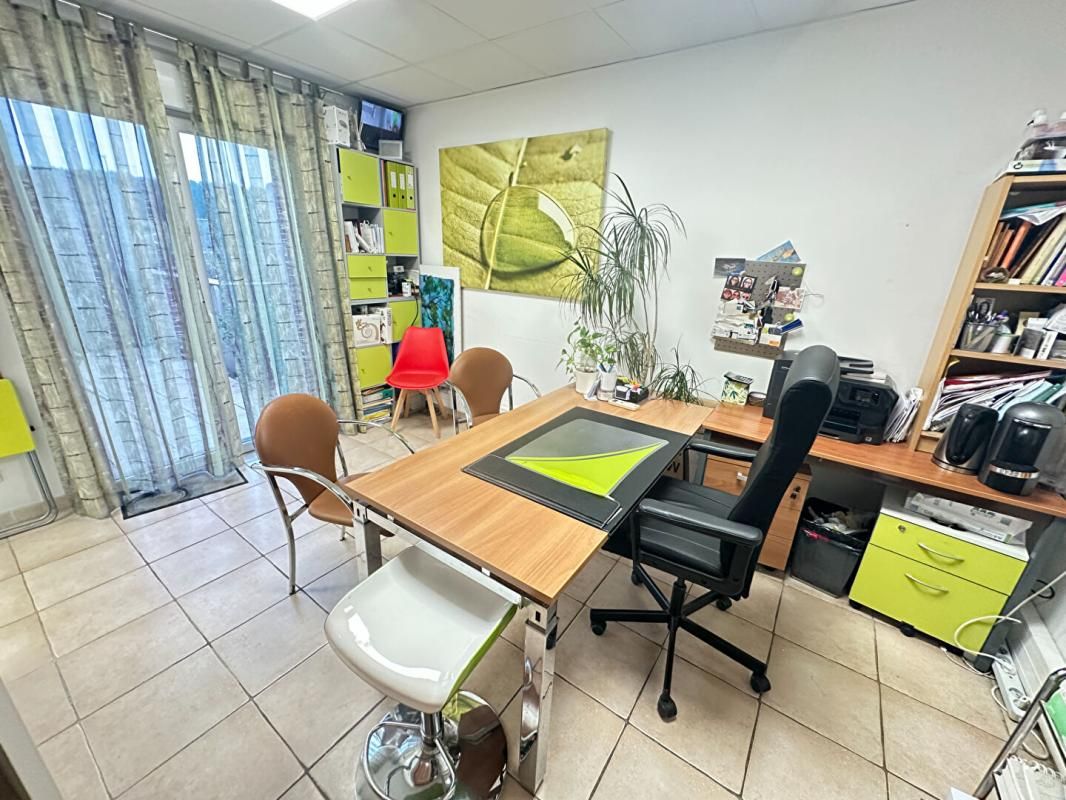 BOUC-BEL-AIR EXCLUSIVITE Bureaux professionnel 36 m² 2