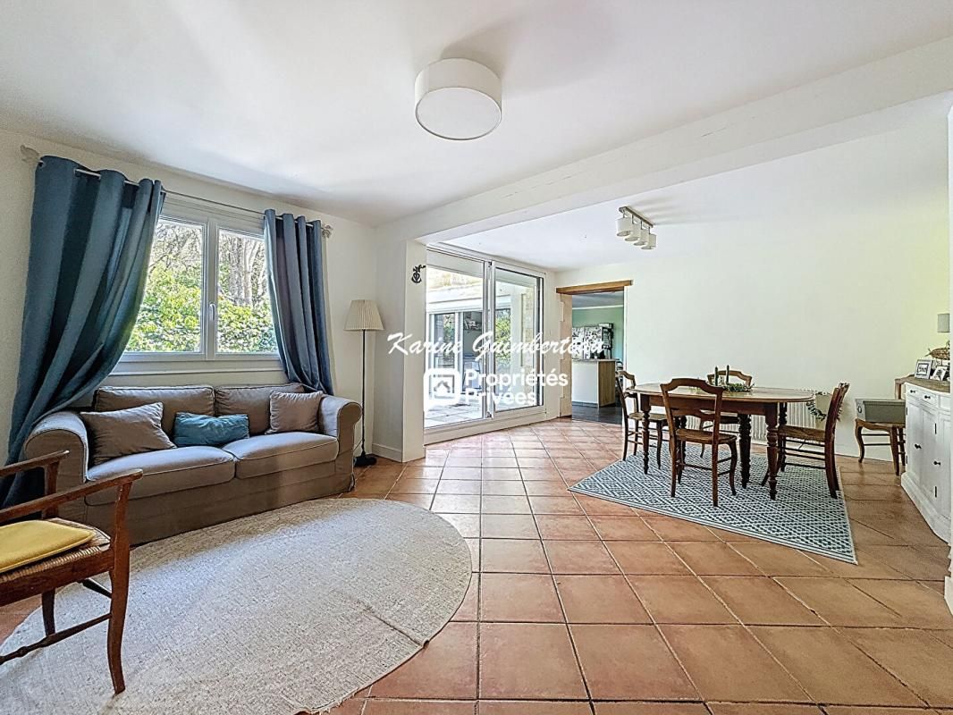 LIBOURNE Maison familiale avec jardin au calme- Proche Condat 2