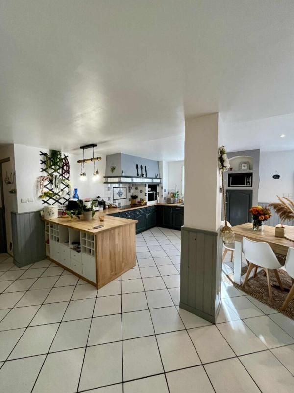 CHATEAU-L'EVEQUE Maison Château L'Evêque 130 m2 avec garage et jardin 4