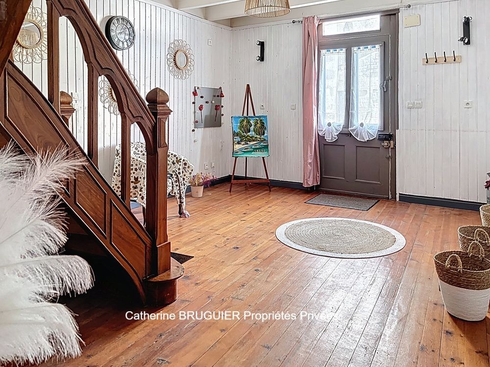 SAINT-JEAN-DE-LIVERSAY Maison en pierre - 210 m² - 5 chambres - Piscine -jardin clos- Coeur de village- Grand garage 2