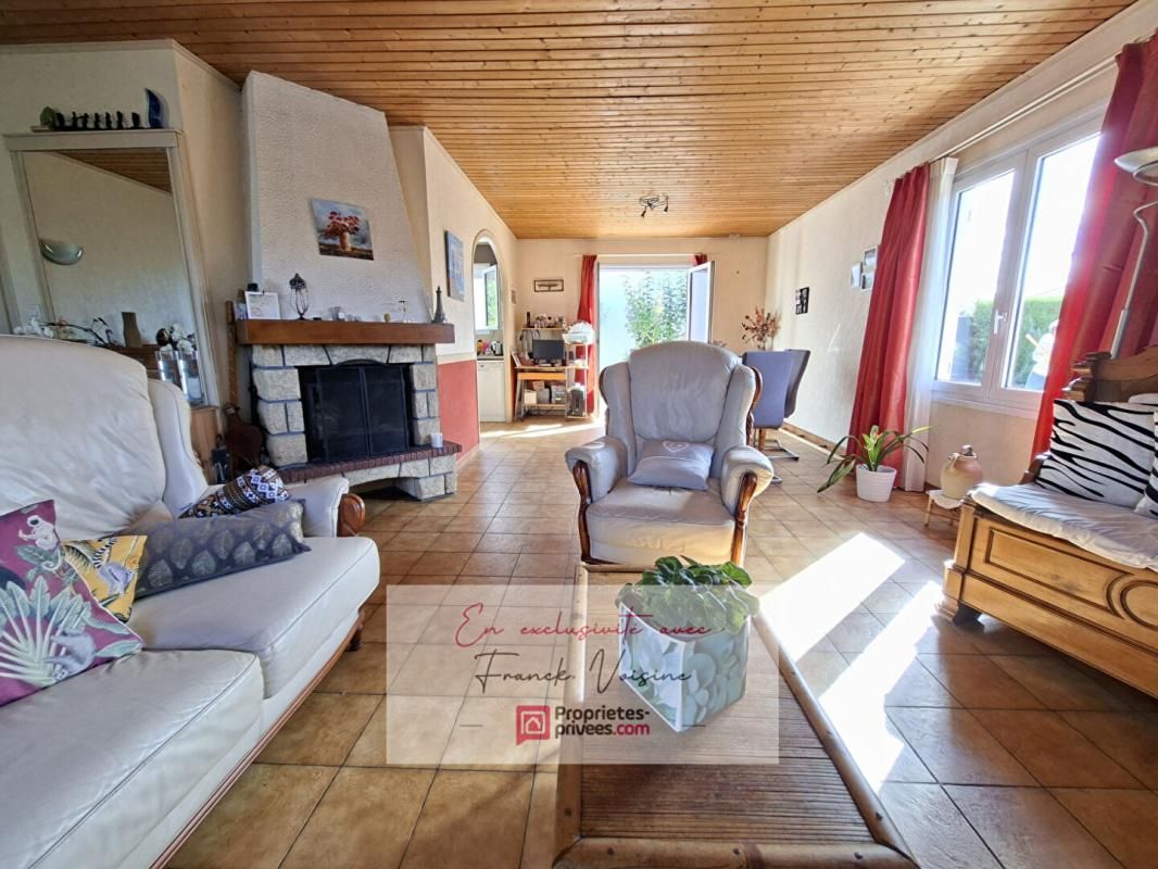 LES HERBIERS A VENDRE en Exclusivité aux Herbiers, maison plain-pied de 91 m2 avec 3 chambres et 1 bureau ou chambre sur une parcelle de 436 m2 2