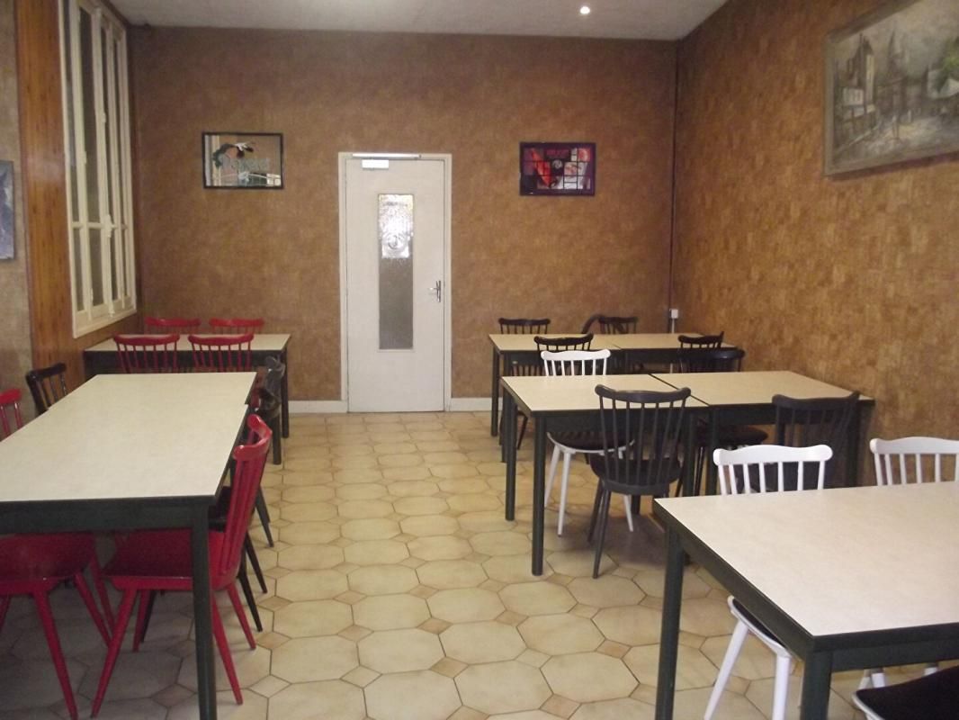 BRIENNE-LE-CHATEAU Bel immeuble rénové 2