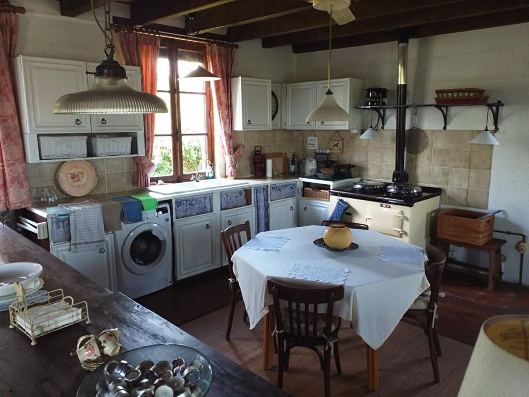 VARAIGNES Maison avec Piscine Varaignes 7 pièce(s) 190 m2 4