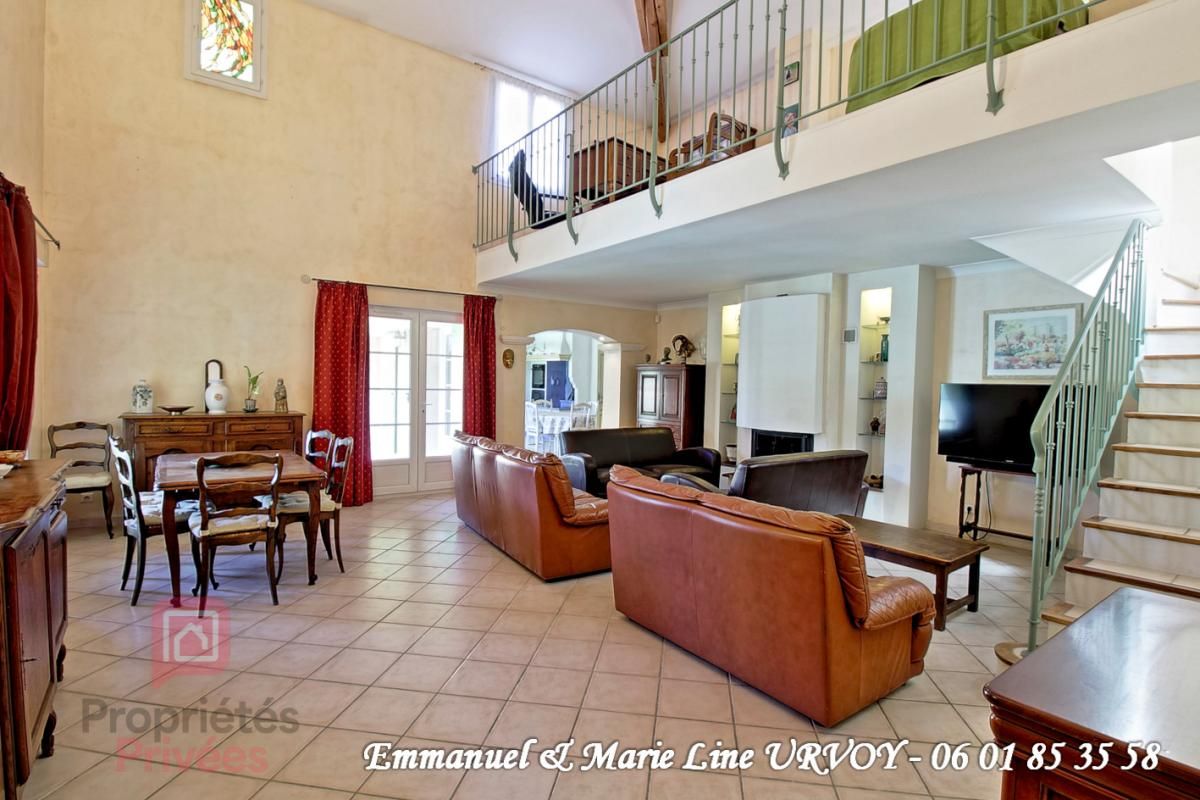 GRAVESON Proche Saint Rémy de Provence - Maison de plain-pied 141m² avec piscine, jardin et garage 2