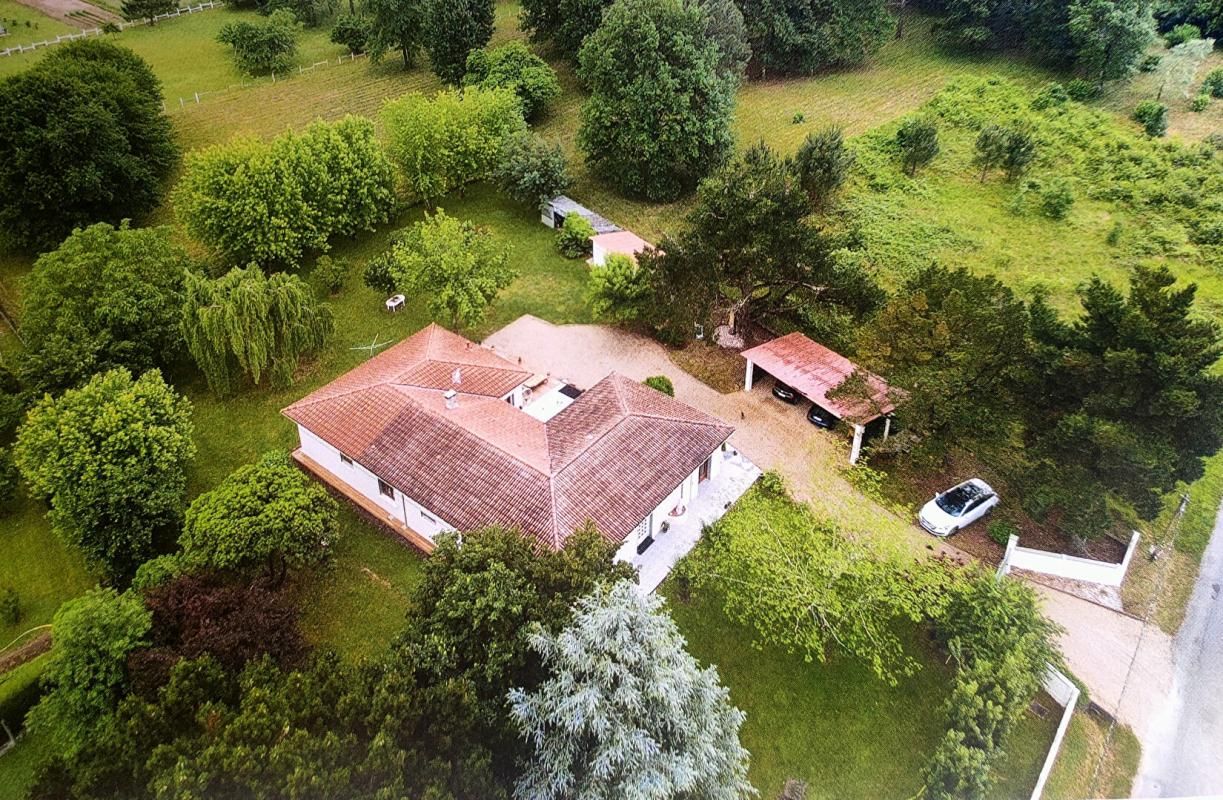 SAINTE-EULALIE Maison Sainte Eulalie 9 pièce(s) 200 m2 3