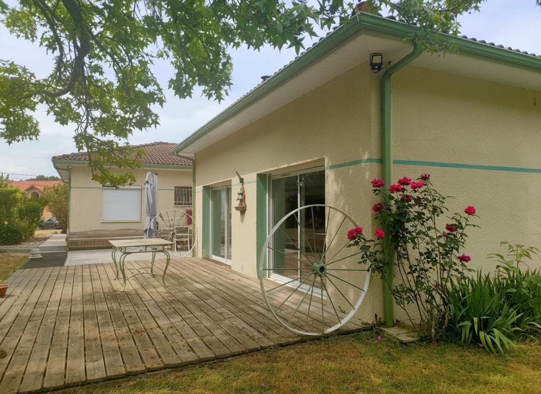 SAINTE-EULALIE Maison Sainte Eulalie 9 pièce(s) 200 m2 4